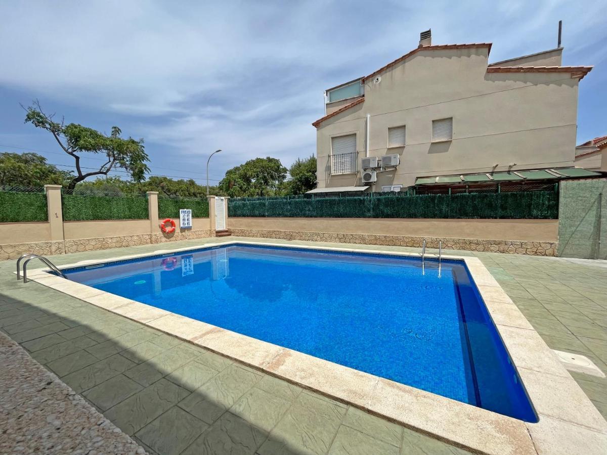 Casa En Vilafortuny Con Barbacoa Piscina Comunitaria Камбрильс Экстерьер фото